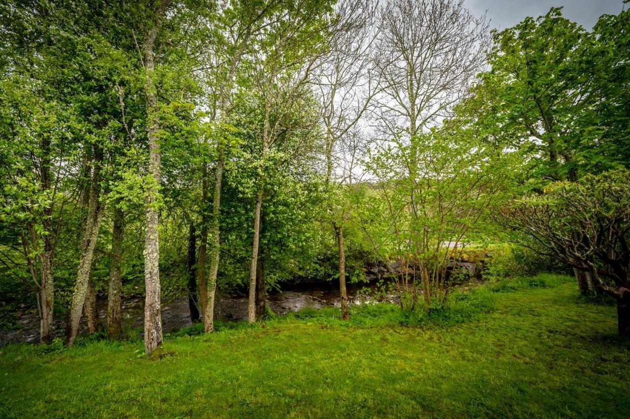 Loch Ness Bunk Inn Drumnadrochit Exterior foto